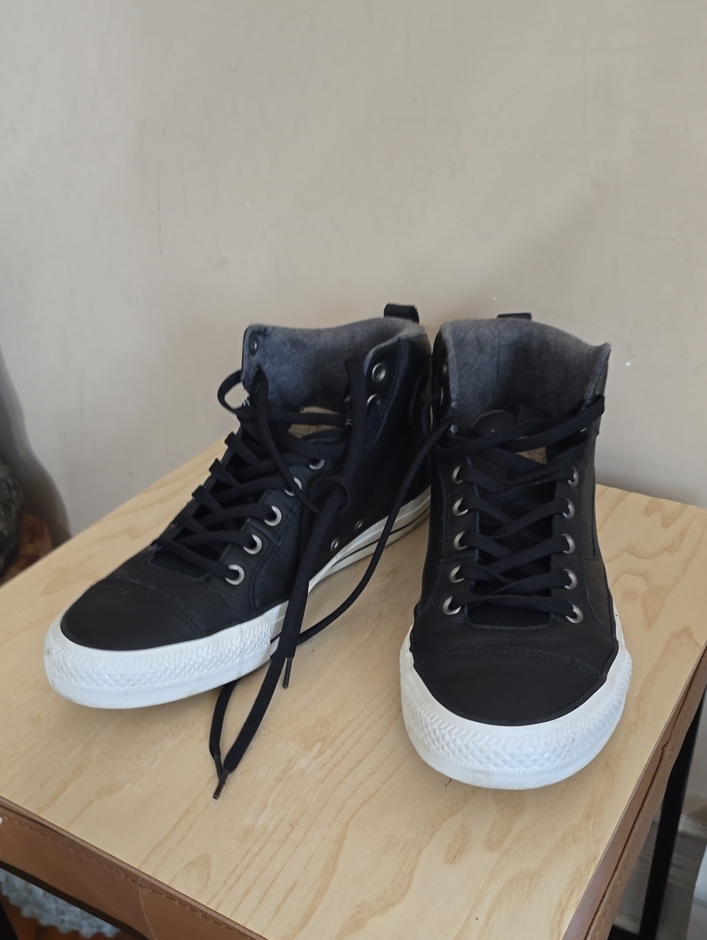 Men's High-Top Sneakers in Black and White